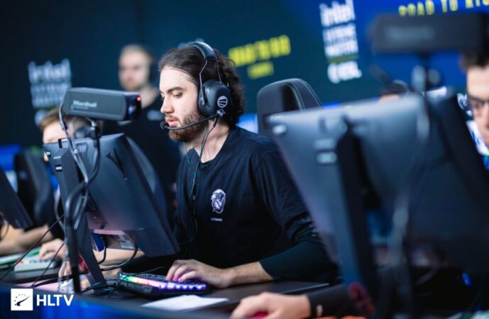 Ставка дня. Team Spirit против Virtus.pro в рамках гранд-финала CCT Online Finals #2