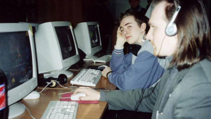 Главные хиты компьютерных клубов двухтысячных. Во что мы играли 20 лет назад?