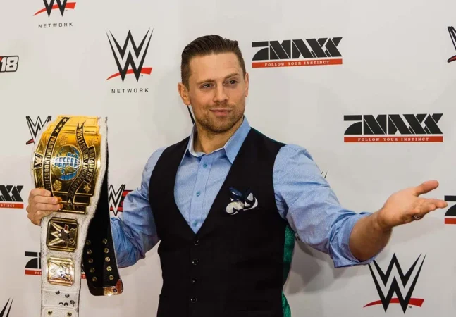 Известный рестлер WWE “убит горем” от того, что не будет играть Джонни Кейджа в Mortal Kombat 2