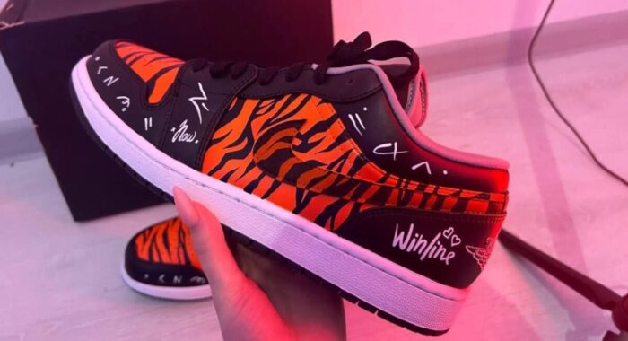 Лимитированные кроссовки от российского киберспортсмена выставили на “Авито”