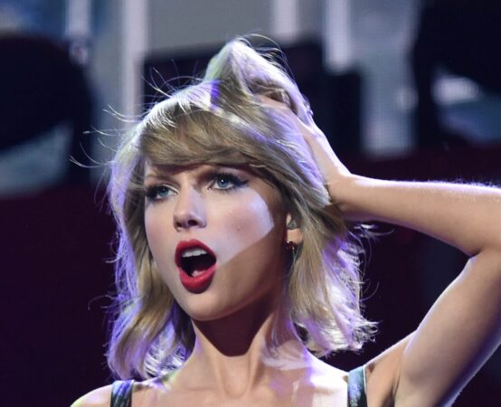 Социальная сеть X (Ex-Twitter) прекращает поиск по имени Тейлор Свифт после скандала с дипфейками от ИИ