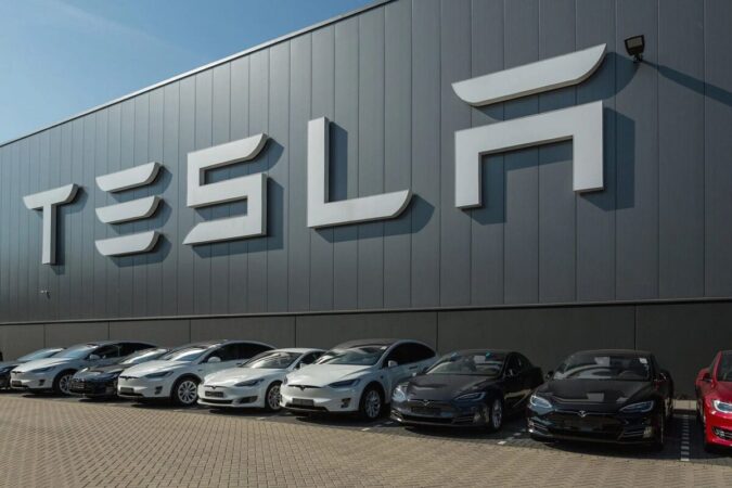 Скандальный судебный иск против Илона Маска привел совет директоров Tesla к “ситуации торнадо”