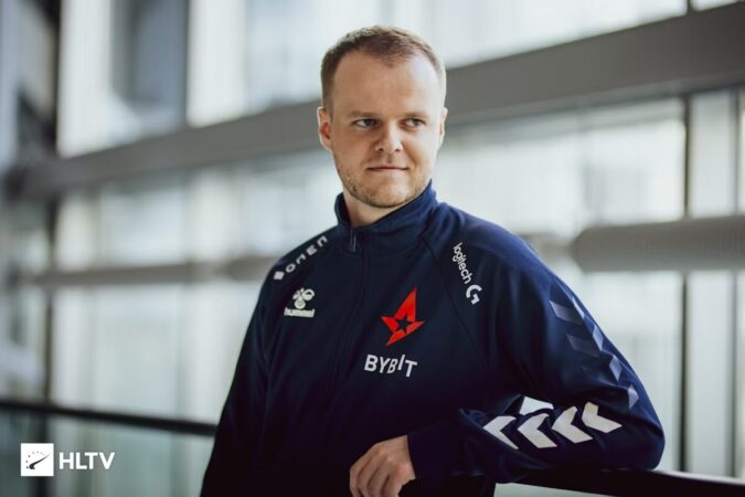 Xyp9x присоединился к MOUZ в качестве помощника главного тренера