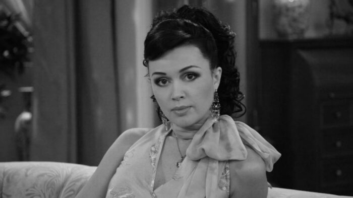 Умерла актриса Анастасия Заворотнюк из сериала “Моя прекрасная няня”