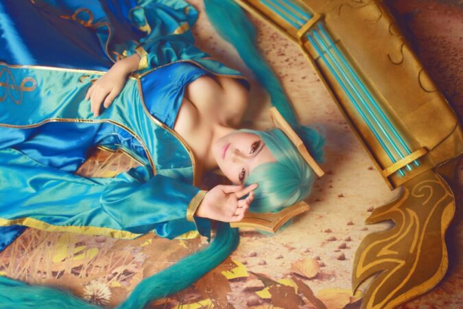 Спой мне про любовь! Лучший косплей на Сону из LoL